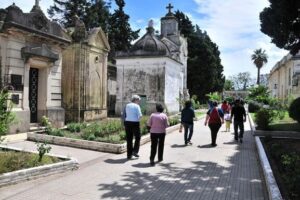 Funerarias en Entre Ríos: Servicios y Tarifas de Velatorios y Cementerios